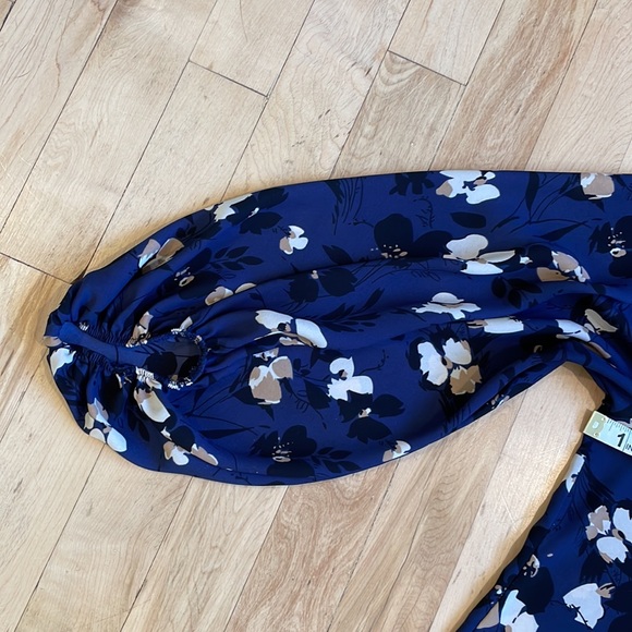 Gorgeous, full sleeve women’s blouse - Picture 3 of 3